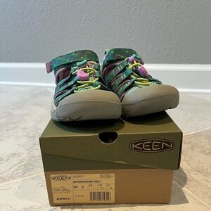 Keen kids size 2